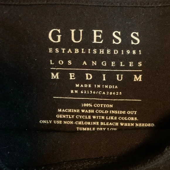 Guess USA Graphic T-Shirt - Picture 3 of 3